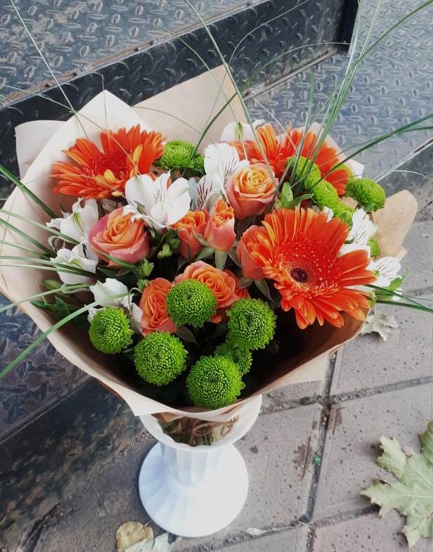 Букет цветов из: Герберы, Хризантемы, Альстромерии и Розы в Лодейном Поле