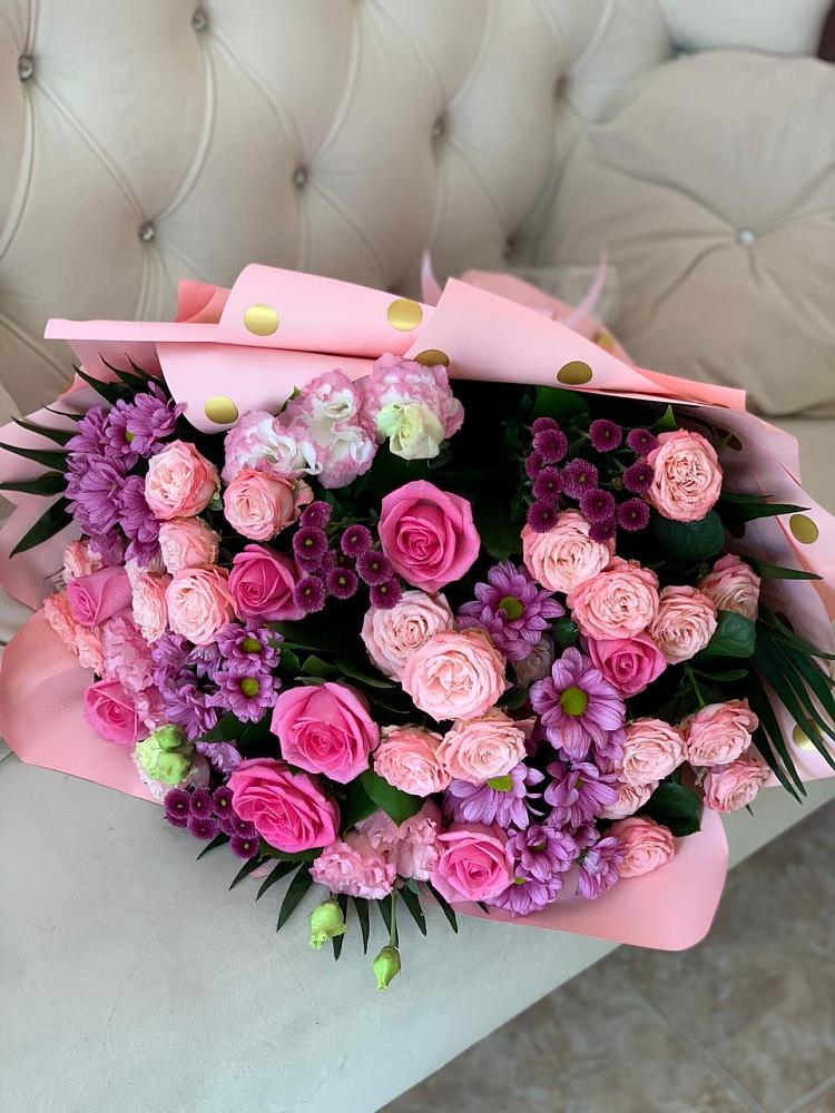 Букет цветов из: Хризантемы, Розы и Лизиантусы в Лодейном Поле