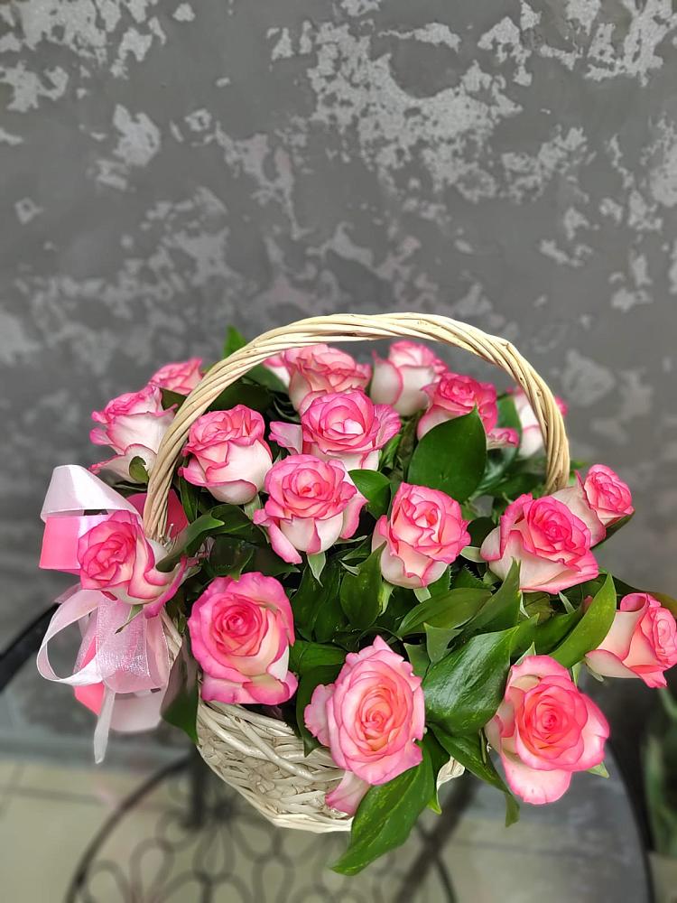 Цветочная композиция из Розы в корзине в Лодейном Поле