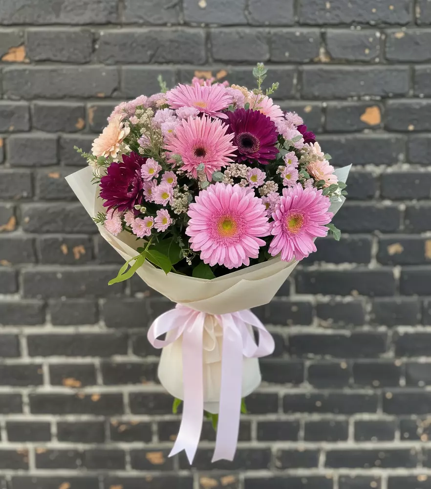 Букет цветов из: Герберы и Хризантемы в Лодейном Поле
