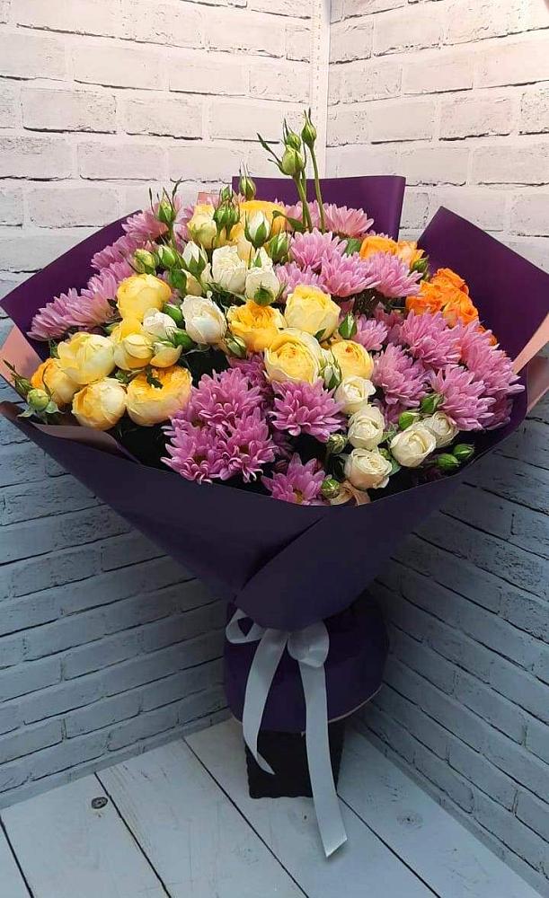 Букет цветов из: Хризантемы и Розы в Лодейном Поле