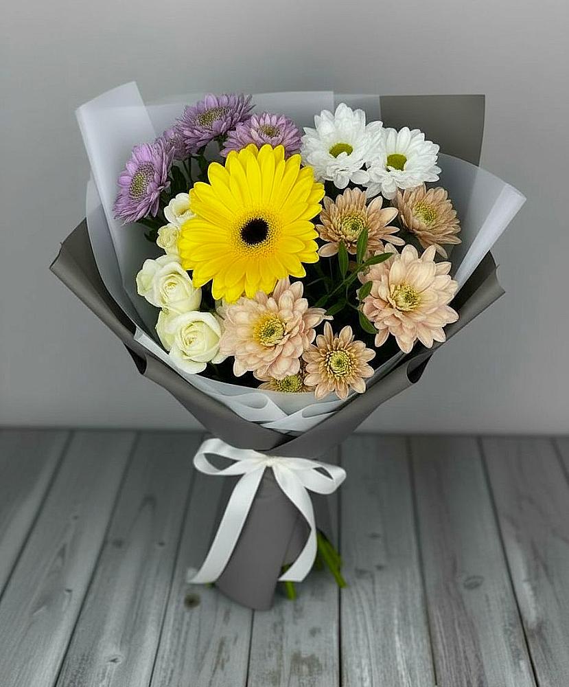 Букет цветов из: Розы, Герберы и Хризантемы в Лодейном Поле