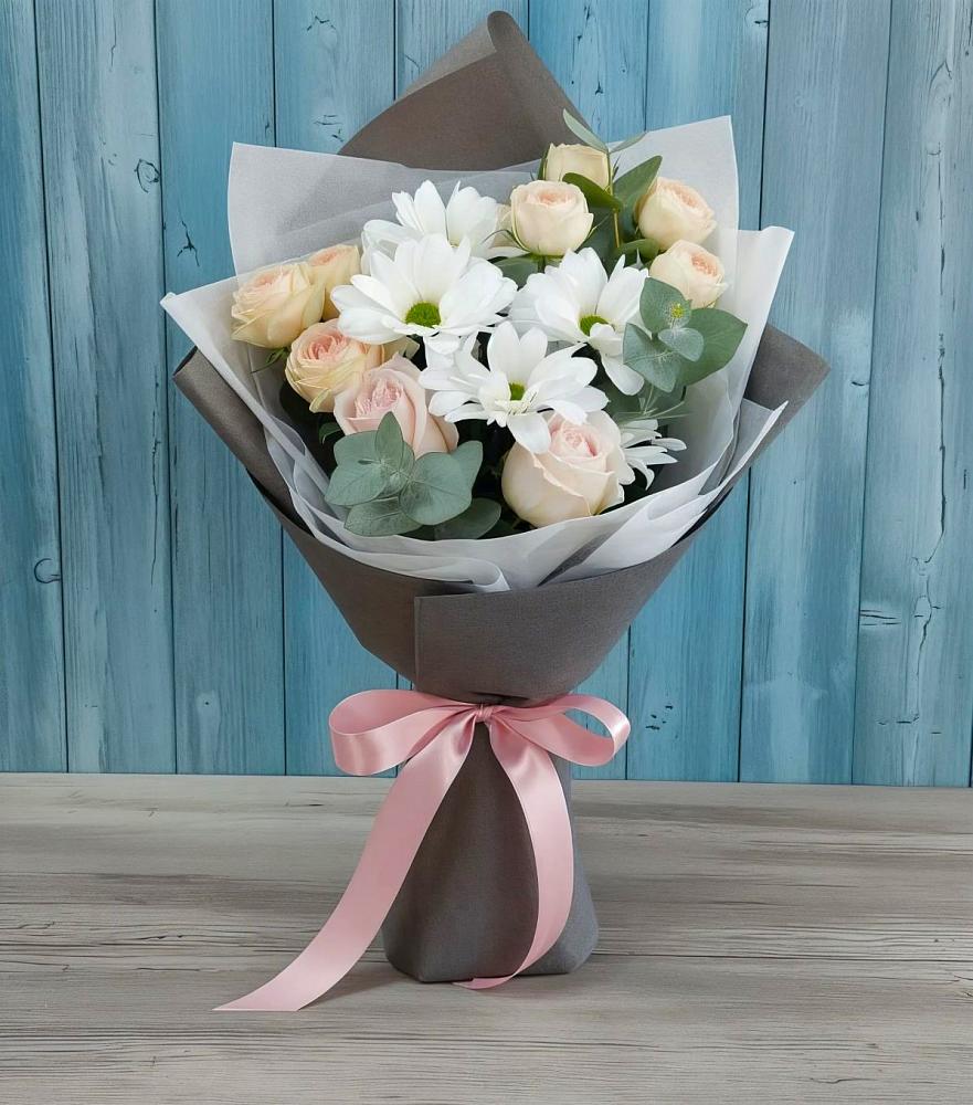 Букет цветов из: Хризантемы и Розы в Лодейном Поле