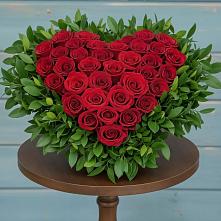 Цветочная композиция из Розы в виде сердца #REPLACE_PRED# Лодейном Поле