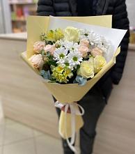 Букет цветов из:  Альстромерии, Розы и Хризантемы в Лодейном Поле