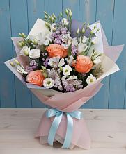 Букет цветов из:  Лизиантусы, Розы, Альстромерии и Гипсофила в Лодейном Поле