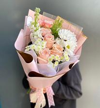 Букет цветов из:  Хризантемы и Розы в Лодейном Поле