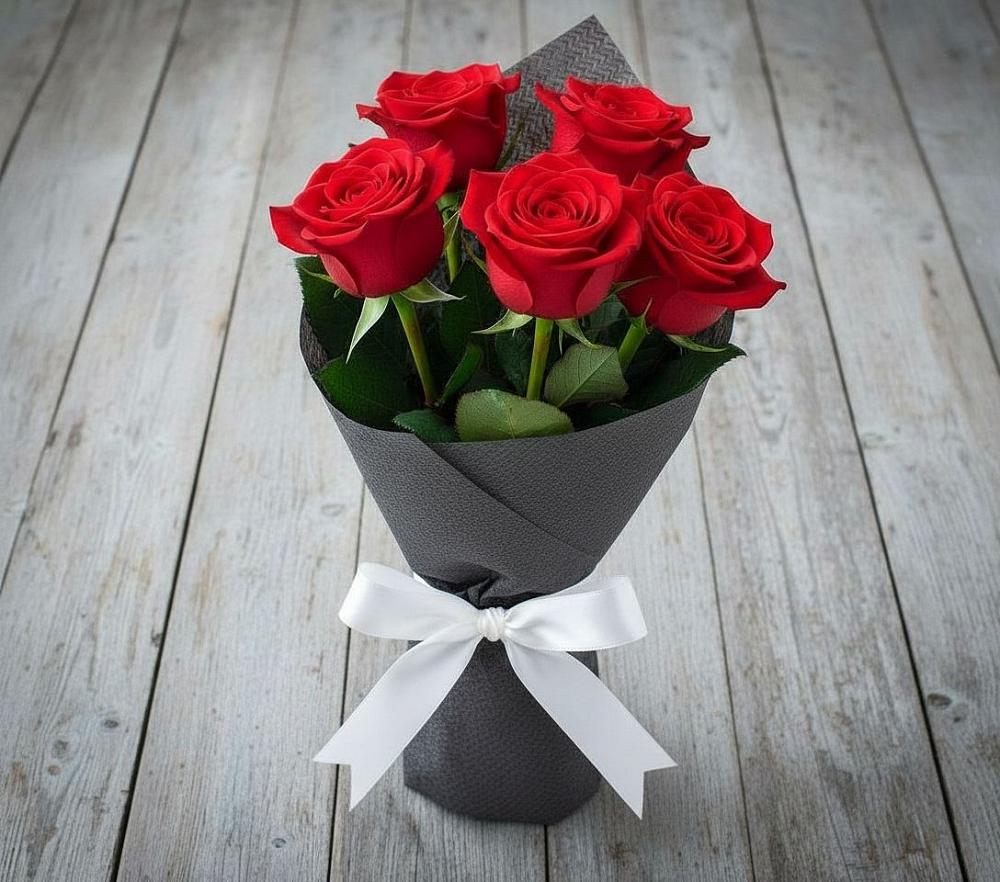 Букет 5 Красных роз Эдлесс Лав в Лодейном Поле
