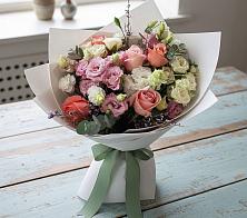 Букет цветов из:  Розы, Лизиантусы и Гвоздики в Лодейном Поле