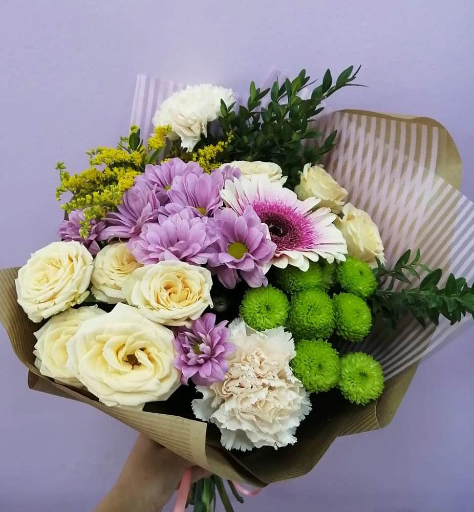 Букет цветов из: Хризантемы, Розы, Гвоздики и Герберы в Лодейном Поле